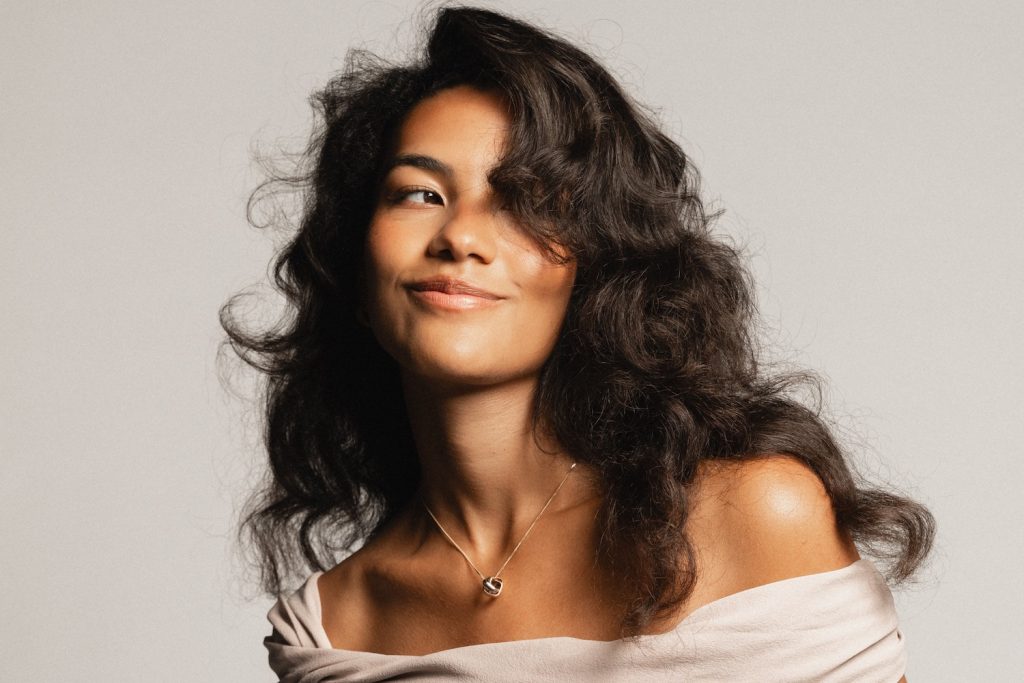 Olivia-Dean-The-Art-of-Loving-by-Lola-Mansell-5a So Easy (To Fall in Love) Olivia Dean